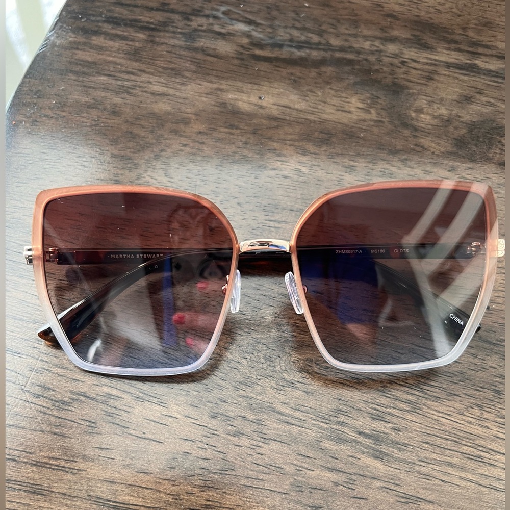 Martha Stewart Brown gradient tortoise shell gold frame sunglasses